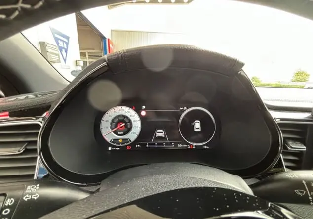 Angebotsdetails Kia XCeed Grau ((H8G) DARK PENTA METAL M)