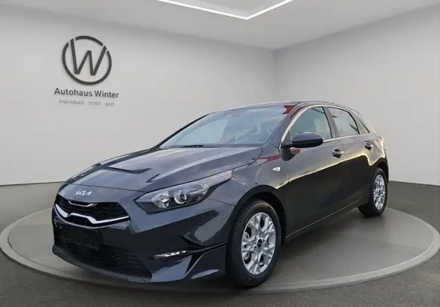 Angebotsdetails Kia Ceed Grau ((H8G) DARK PENTA METAL M)