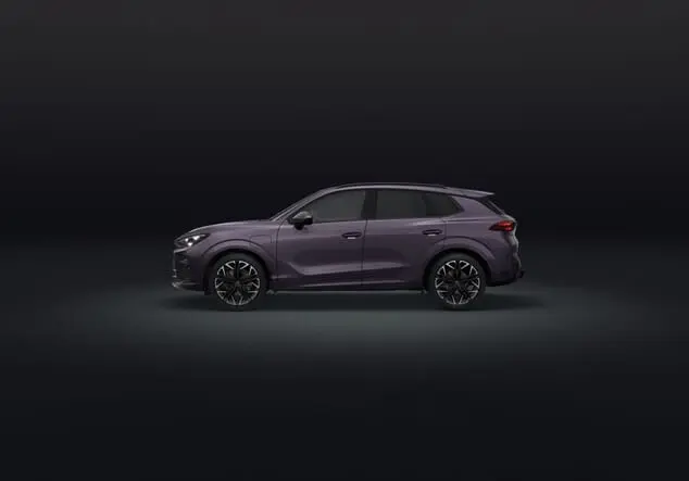 Angebotsdetails Cupra Terramar Cupra Terramar e-HYBRID 1.5 e-HYBRID 150 kW (204 PS) 6-Gang-DSG 150.00 kW (204 PS) Dark Void