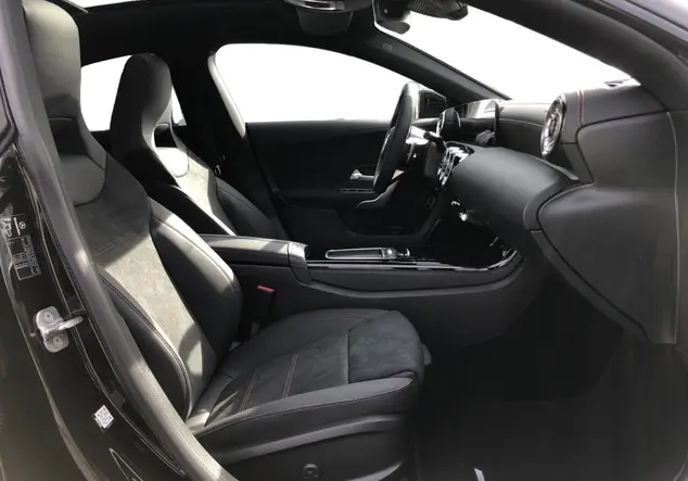 Angebotsdetails Mercedes-Benz CLA Schwarz-lack kosmosschwarz