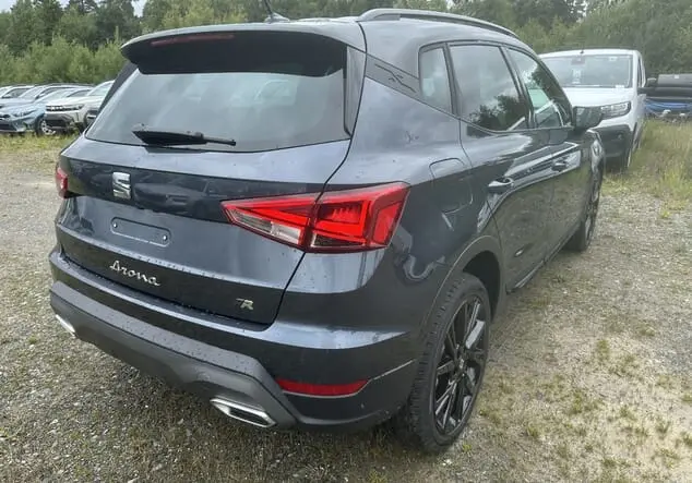 Angebotsdetails Seat Arona Seat Arona FR Black Edition 1.0 TSI 85 kW (116 PS) 7-Gang-DSG Magnetic Grau Metallic / Midnight Schwarz Metallic