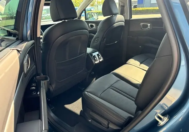 Angebotsdetails Kia Sorento Blau ((M4B) MINERAL BLUE)