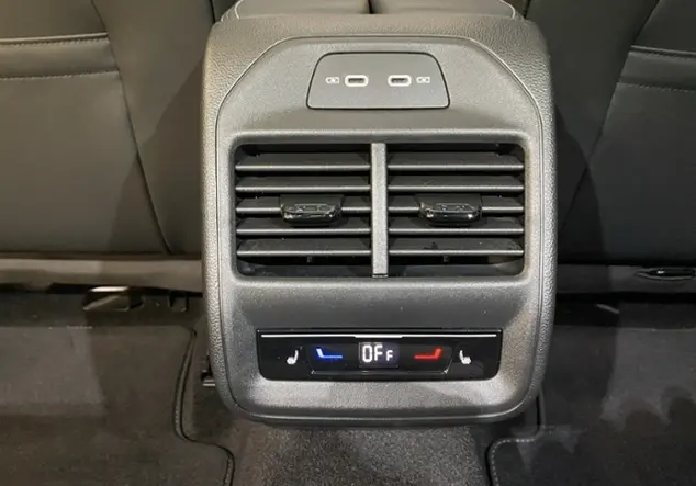 Angebotsdetails Volkswagen Passat Schwarz (Diabasgrau Metallic Grenadillschwarz Metallic)