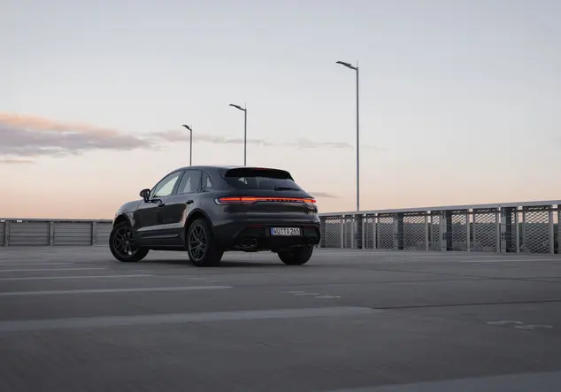 Angebotsdetails Porsche Macan vulkangraumetallic