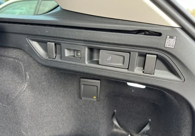 Angebotsdetails Volkswagen Passat Blau (Reef Blue Metallic)