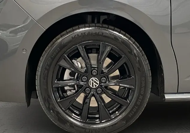 Angebotsdetails Volkswagen T7 Multivan 2.0 TDI 'Edition' lang / Grau (Indiumgrau Metallic/Deep Black Perleffekt)