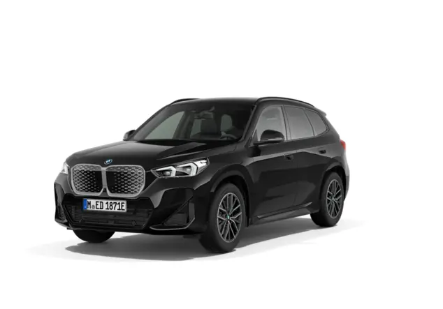 Angebotsdetails BMW iX1 xDrive30 Saphirschwarz metallic