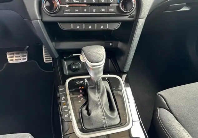 Angebotsdetails Kia XCeed Grau ((H8G) DARK PENTA METAL M)
