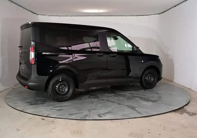 Angebotsdetails Ford Tourneo Courier Ford Tourneo Courier Trend 1.0 EcoBoost 92 kW (125 PS) 7-Gang-Automatik Agate Black Metallic