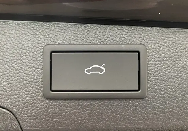 Angebotsdetails Volkswagen Passat Variant B9 1.5 eHybrid R-Line 'Black Schwarz (Grenadillschwarz Metallic)