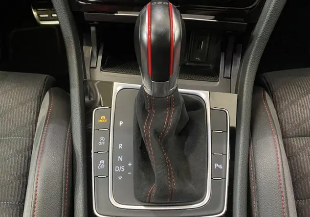 Angebotsdetails Volkswagen Golf VII 2.0 TSI GTI TCR / Grau (Pure Grey)