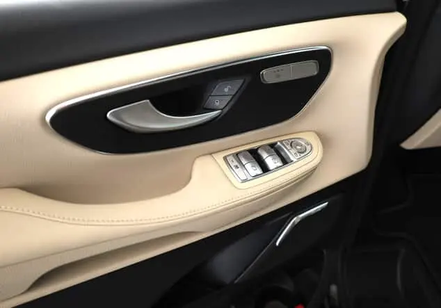 Angebotsdetails Mercedes-Benz V-Klasse 300 d 4MATIC lang 7-Sitze Line Graphitgrau Metallic