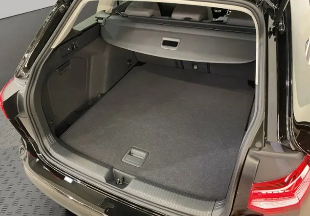 Angebotsdetails Volkswagen Golf Schwarz (Grenadillschwarz Metallic)