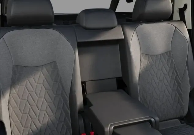 Angebotsdetails Volkswagen Tayron Life Volkswagen 1.5 TSI 110 kW (150 PS) 7-Gang- 1,5 l eTSI 7-Gang-Doppelkupplungsgetriebe Urano Grau/Grau