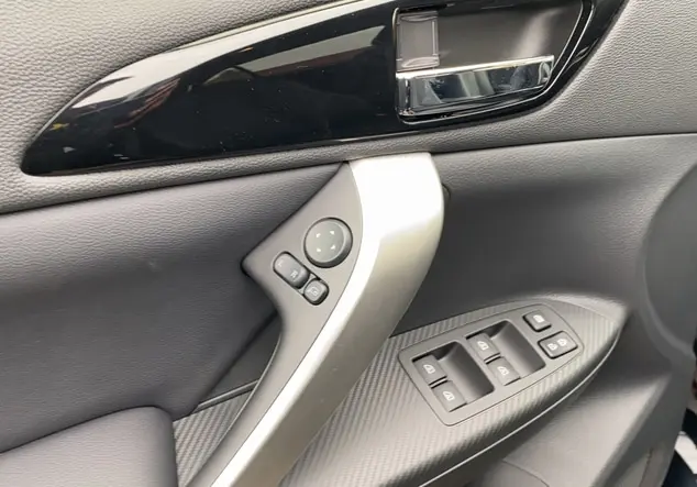 Angebotsdetails Mitsubishi Eclipse Cross Panther-Schwarz-Metallic