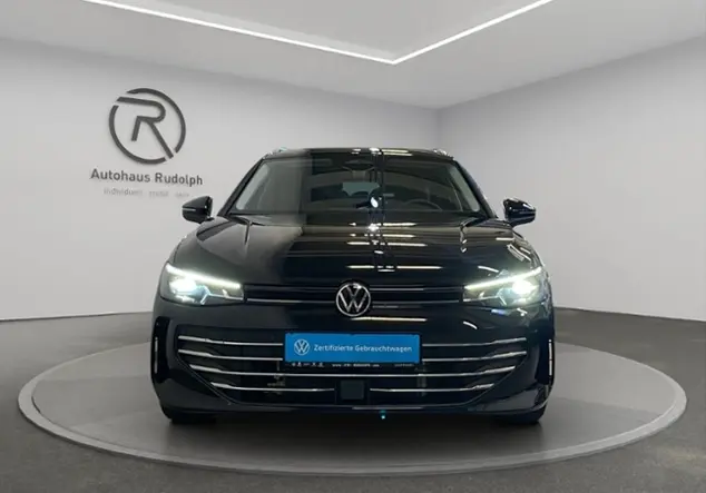 Angebotsdetails Volkswagen Passat Variant B9 1.5 TSI eHybrid Business / Schwarz (Grenadillschwarz Metallic)