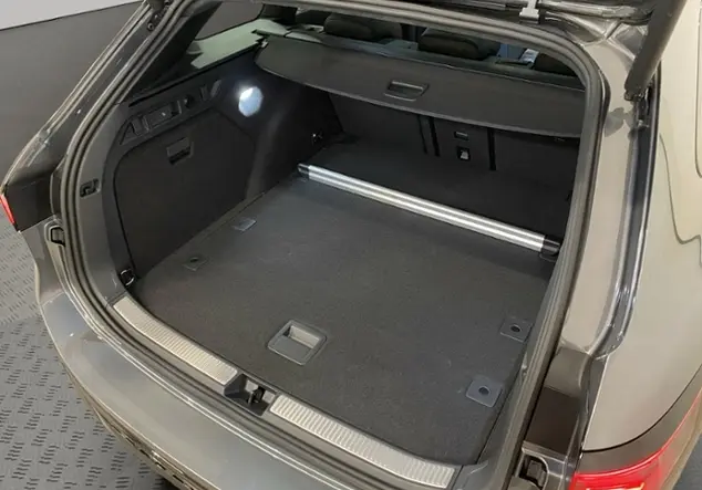 Angebotsdetails Volkswagen Passat Schwarz (Diabasgrau Metallic Grenadillschwarz Metallic)