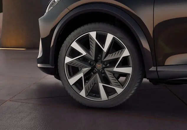 Angebotsdetails Cupra Formentor Cupra Formentor 1.5 eTSI 110 kW (150 PS) 7-Gang-DSG Midnight Schwarz Metallic