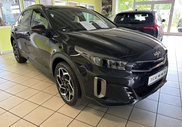 Angebotsdetails Kia XCeed Schwarz ((1K) BLACK PEARL M)
