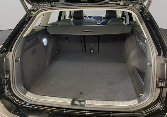 Angebotsdetails Volkswagen Passat Variant B9 1.5 TSI eHybrid Business / Schwarz (Grenadillschwarz Metallic)