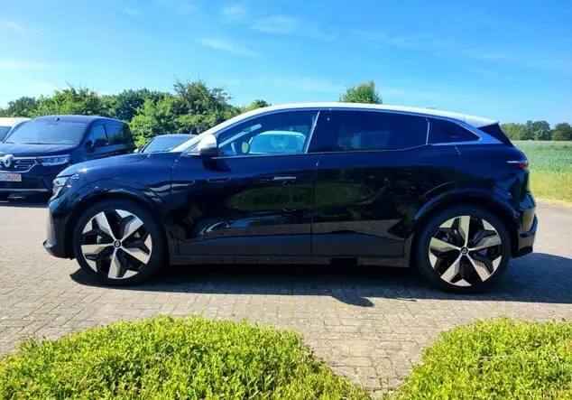 Angebotsdetails Renault Megane Black Pearl-Schwarz, weises Dach