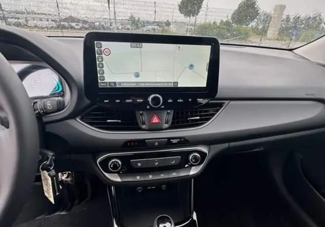Angebotsdetails Hyundai i30 Kombi Hyundai i30 Wagon Family 1.5 T-GDI MHEV 103 kW (140 PS) 7-Gang-DSG Abyss Black Pearl
