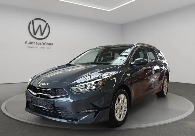 Angebotsdetails Kia Ceed Grau ((H8G) DARK PENTA METAL M)