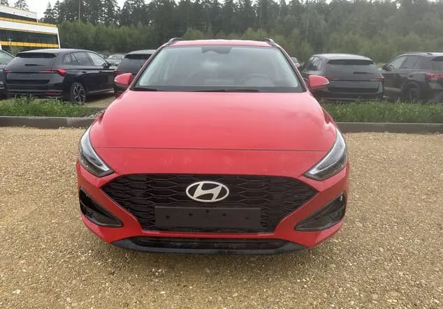 Angebotsdetails Hyundai i30 Kombi Hyundai i30 Wagon Family 1.5 T-GDI MHEV 103 kW (140 PS) 7-Gang-DSG Engine Red