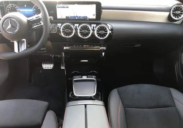 Angebotsdetails Mercedes-Benz CLA 180 Coupé ++sofort verfügbar++ Graulack mountaingrau