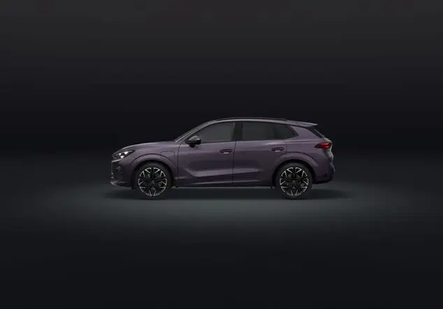 Angebotsdetails Cupra Terramar Cupra Terramar e-HYBRID 1.5 e-HYBRID 150 kW (204 PS) 6-Gang-DSG 150.00 kW (204 PS) Dark Void