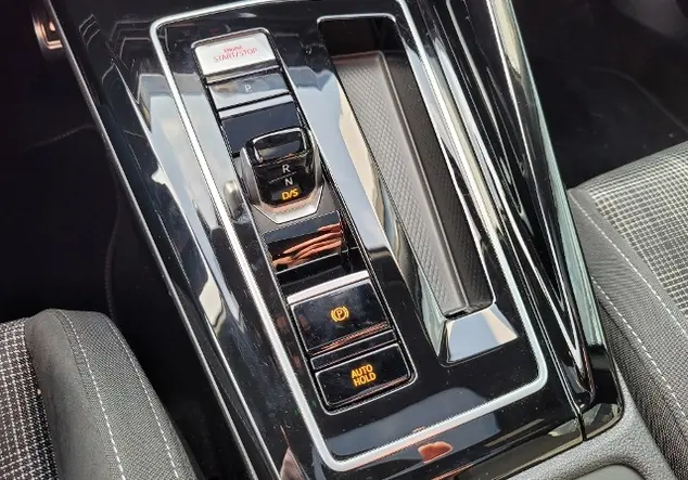 Angebotsdetails Volkswagen Golf Schwarz (Deepblack Perleffekt)