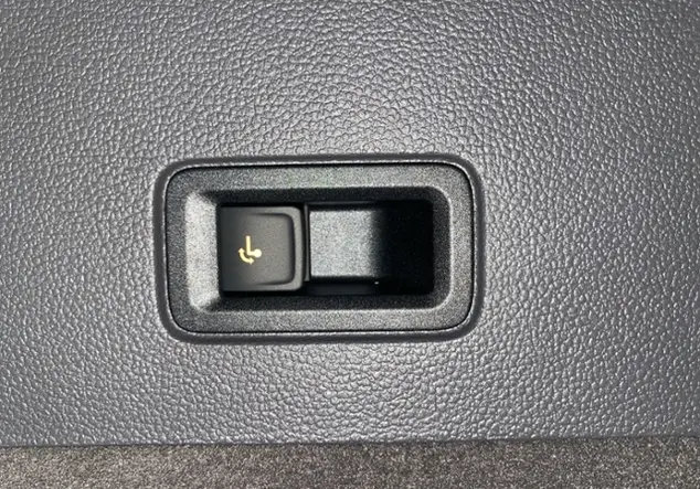 Angebotsdetails Volkswagen T7 Multivan 'GOAL' 1.5 TSI eHybrid 4MOTION KLIM Schwarz (Deep Black Perleffekt)