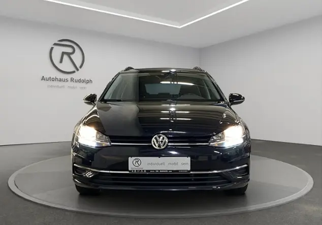 Angebotsdetails Volkswagen Golf Schwarz (Deep Black Perleffekt)