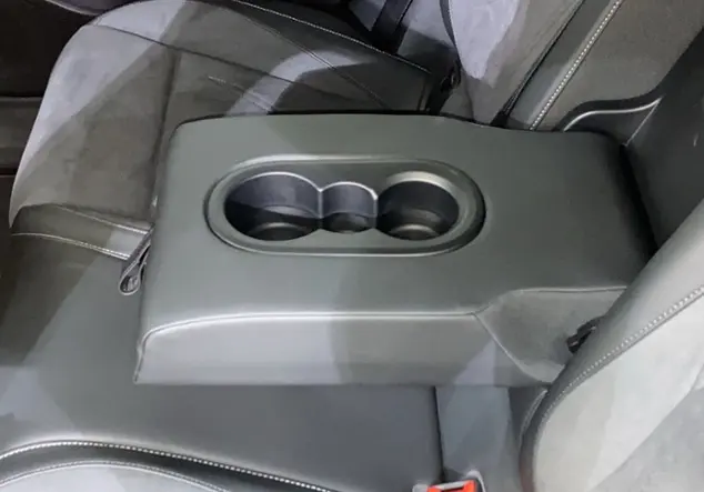 Angebotsdetails Volkswagen ID.7 Tourer Pro 82 kWh KLIMA NAVI ALU Blau (Aquamarinblau Metallic/Schwarz)