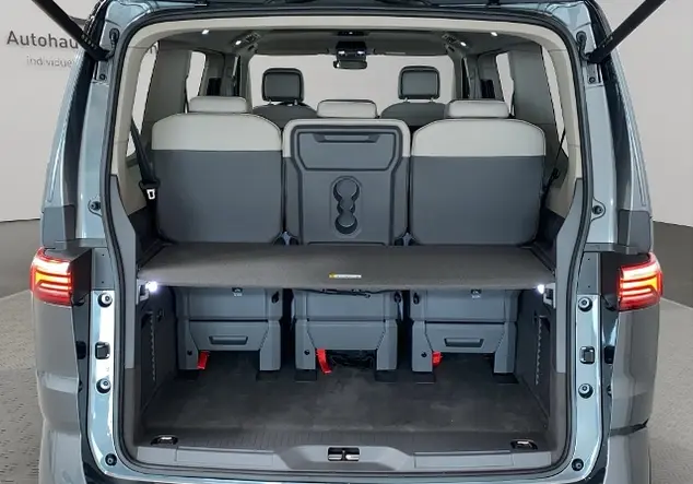Angebotsdetails Volkswagen T7 Multivan 2.0 TDI 'Edition' lang / Grau (Indiumgrau Metallic/Deep Black Perleffekt)