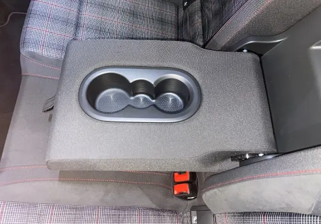 Angebotsdetails Volkswagen Golf Schwarz (Grenadillschwarz Metallic)
