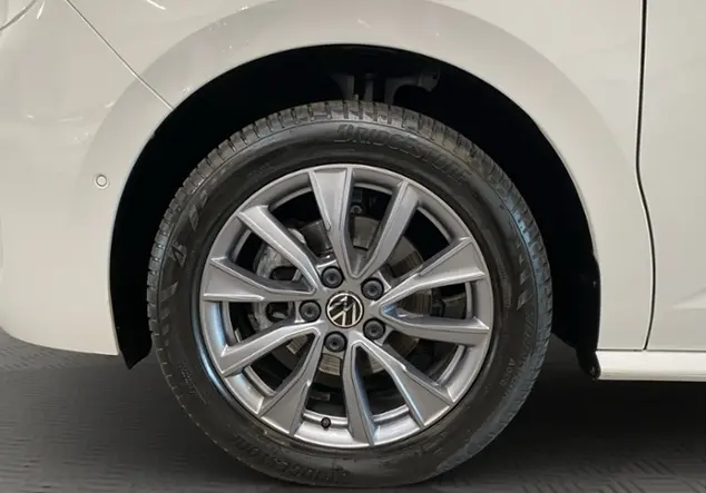 Angebotsdetails Volkswagen T7 California Ocean 2.0 TDI Langer Ãberhang Weià (Candy-Weià Deep Black Perleffekt)