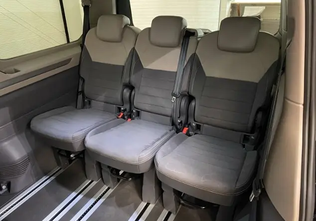 Angebotsdetails Volkswagen T7 Schwarz (Deep Black Perleffekt)