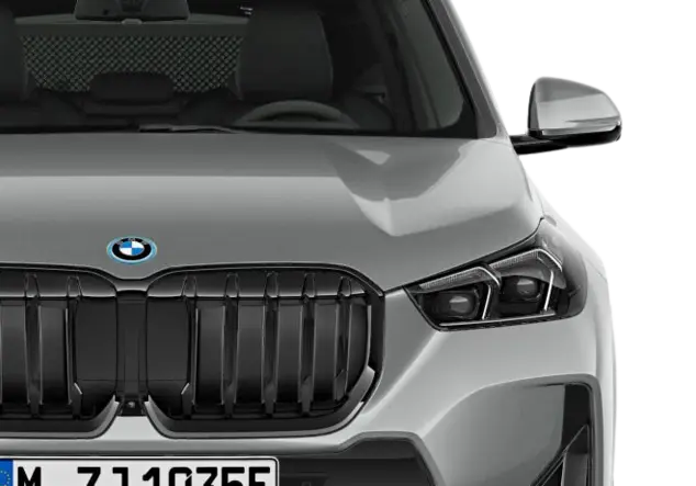 Angebotsdetails BMW X1 xDrive30e Steptronic Spacesilber Metallic