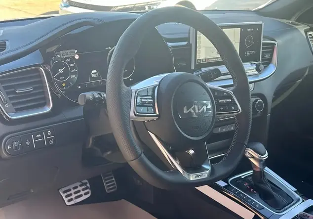 Angebotsdetails Kia Ceed SW BLACK PEARL