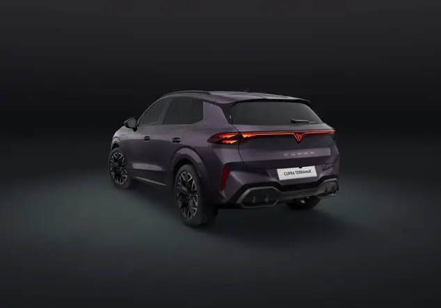 Angebotsdetails Cupra Terramar Cupra Terramar e-HYBRID 1.5 e-HYBRID 150 kW (204 PS) 6-Gang-DSG 150.00 kW (204 PS) Dark Void
