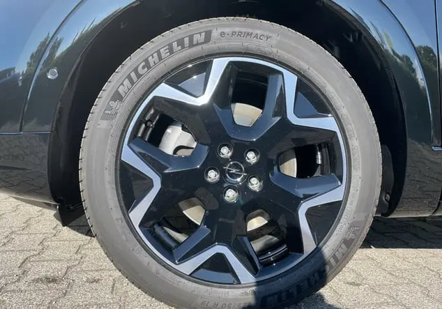 Angebotsdetails Opel Grandland Diamant Schwarz (M2)