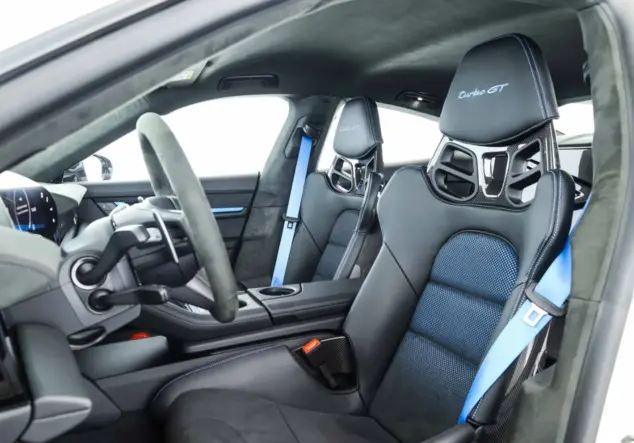 Angebotsdetails Porsche Taycan Weiß