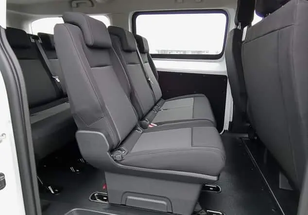 Angebotsdetails Opel Vivaro Opel Kombi 9-Sitzer Lang 2.0 BlueHDi 180 130 kW (177 PS) 8-Gang Automatikgetriebe Diesel Arktis WeiÃ