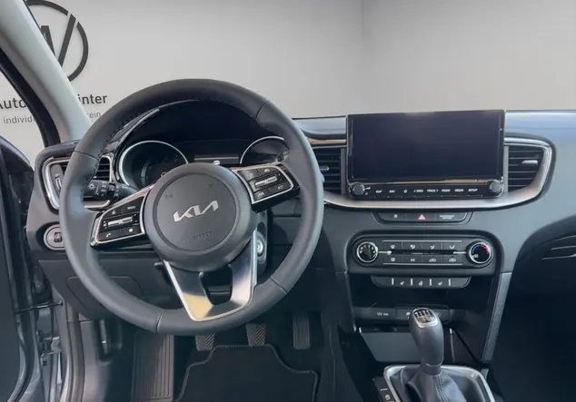 Angebotsdetails Kia Ceed Silber ((CSS) LUNARSILBER MET.)