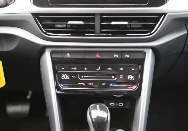 Angebotsdetails Volkswagen T-Roc Pure White