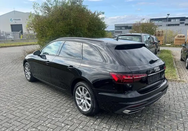 Angebotsdetails Audi A4 Schwarz & Weiß