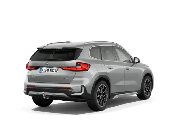 Angebotsdetails BMW iX1 xDrive30 Spacesilber Metallic