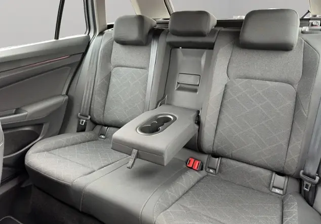Angebotsdetails Volkswagen Golf Silber (Reflexsilber Metallic)