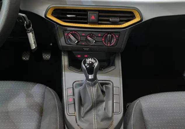 Angebotsdetails Seat Ibiza 1.0 TSI Style KLIMA NAVI ALU Schwarz (Mitternachtsschwarz)
